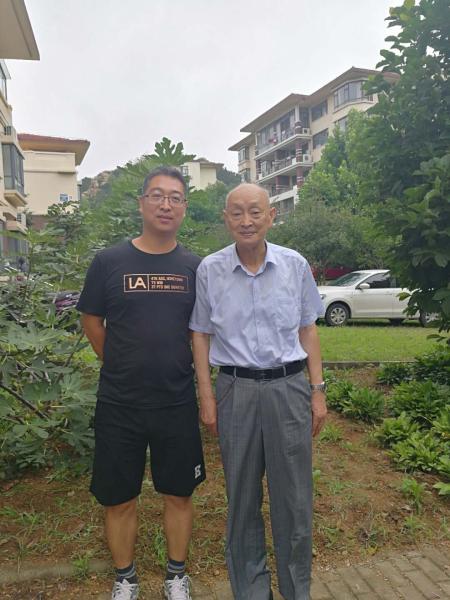 宋振骐院士和公司青年教师赵利鼎合影